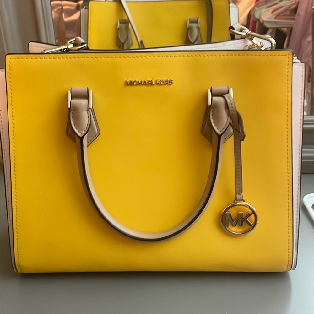 Large Michael Kors tote with shoulder strap and dust jacket